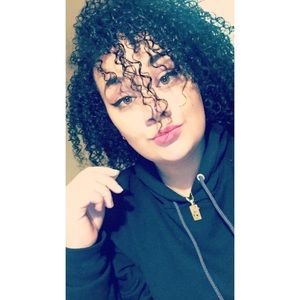 Meet your Posher, Samantha
